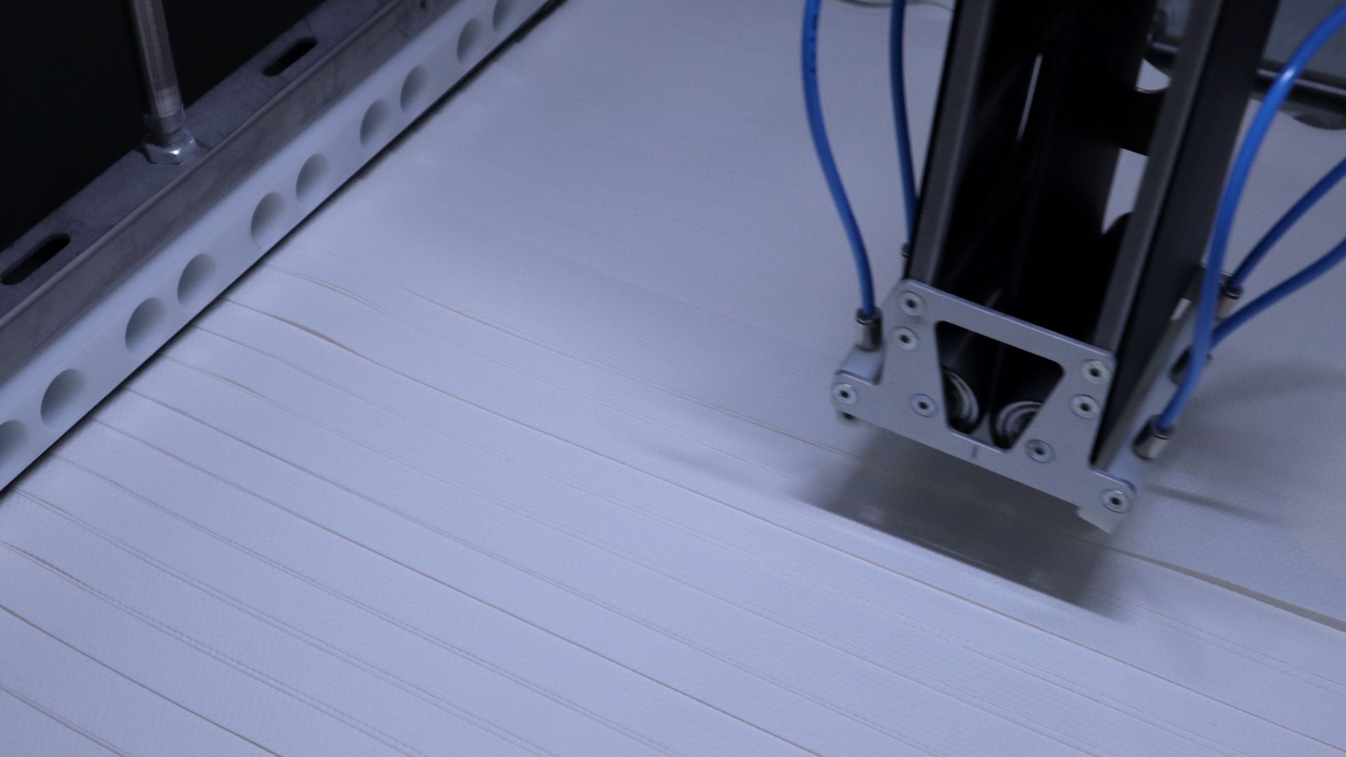 Festooning Solution for delicate and tensionsensitive nonwovens